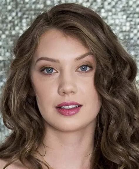 Elena Koshka – Age, Bio, Personal Life, Family & Stats.